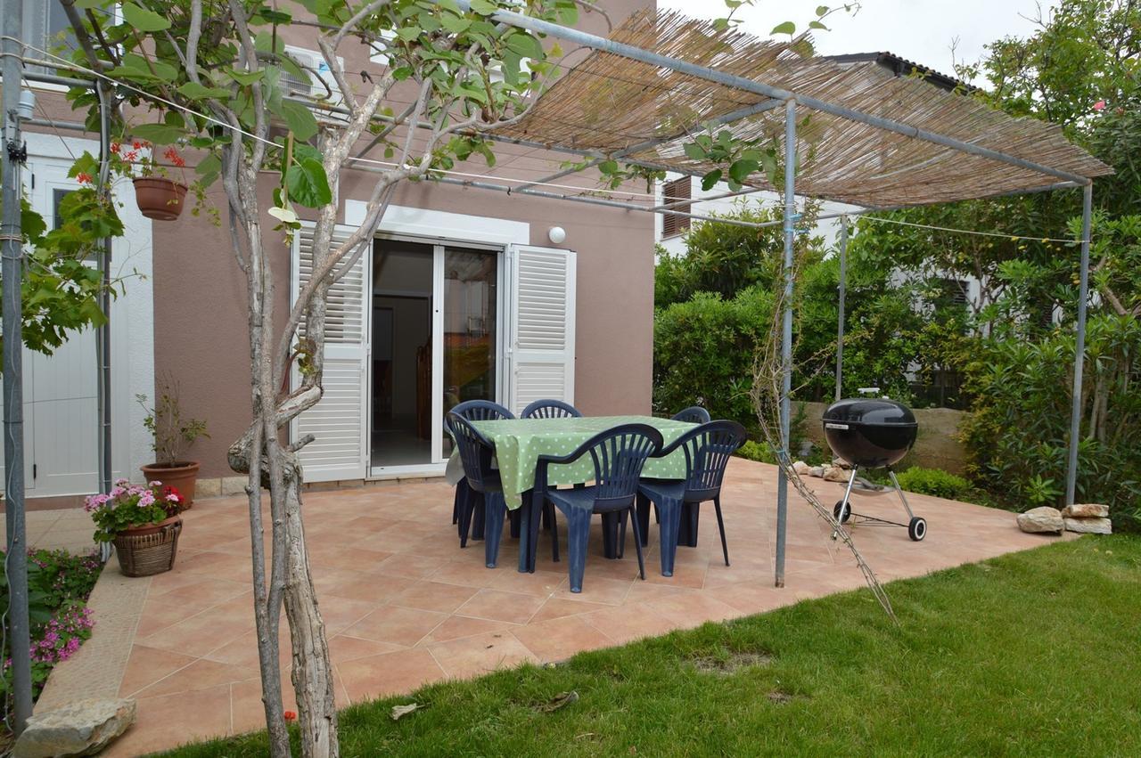 Apartment With Garden - Ana 1 Mali Lošinj